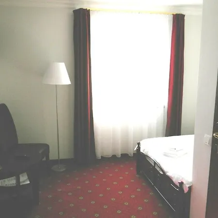 Hotel Rundale *